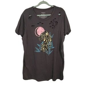 Women’s Torrid Relaxed fit Cotton Destructed Tee- Leopard. Size 2(18/20)